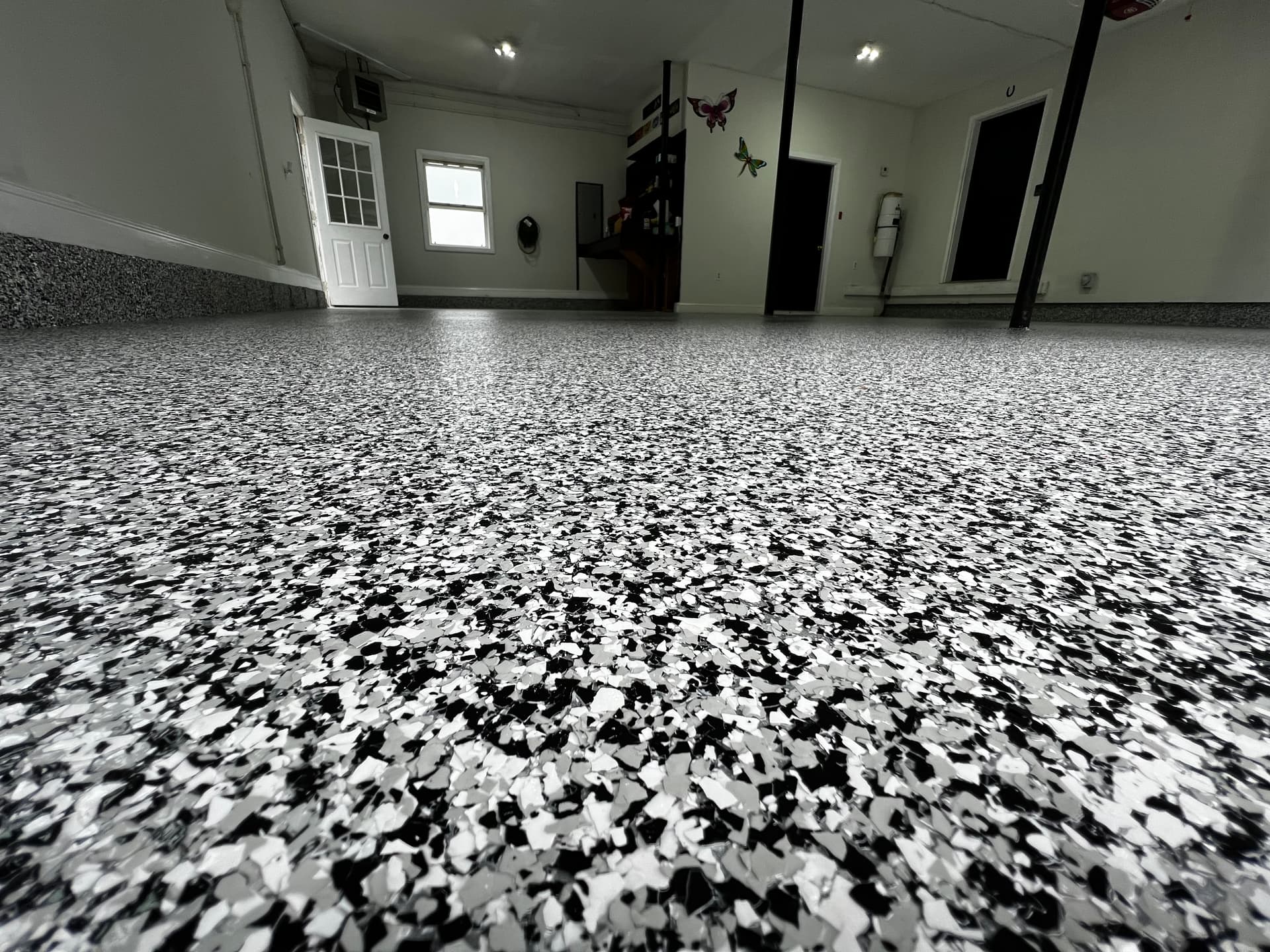 Flake floor installation