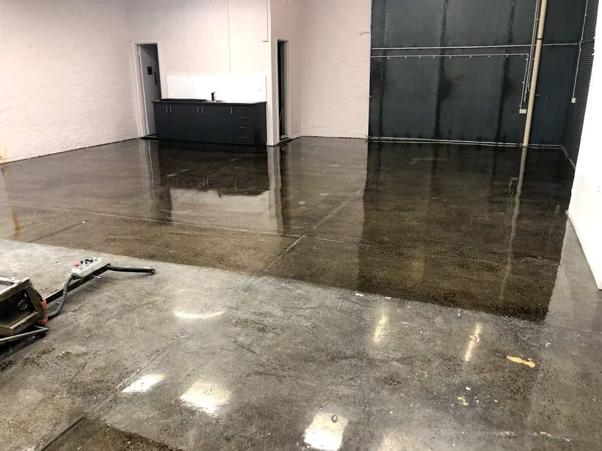 Garage Floor — Full Flake